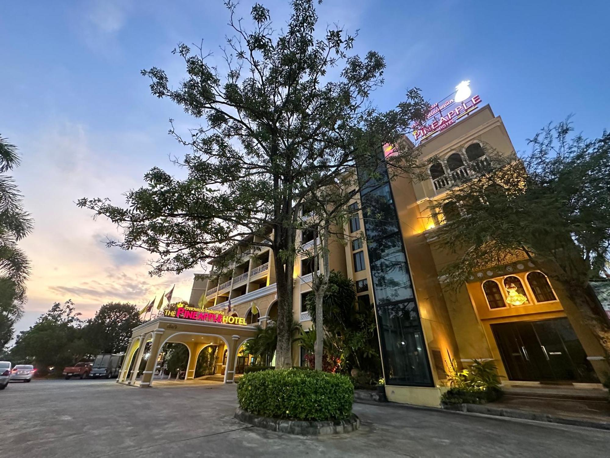 The Pineapple Hotel Krabi town Eksteriør bilde